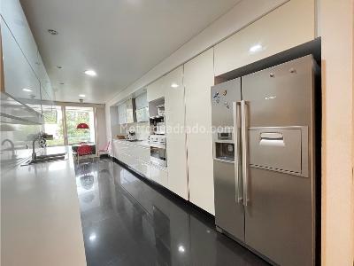Apartamento de 3 alcobas en venta en Los Rosales, Bogotá, 290 m² · foto 6 de 20