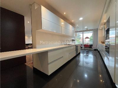 Apartamento de 3 alcobas en venta en Los Rosales, Bogotá, 290 m² · foto 7 de 20