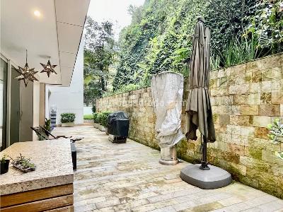 Apartamento de 3 alcobas en venta en Los Rosales, Bogotá, 290 m² · foto 19 de 20