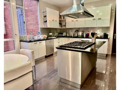 Apartamento de 4 alcobas en venta en Los Rosales, Bogotá, 421 m² · foto 9 de 20