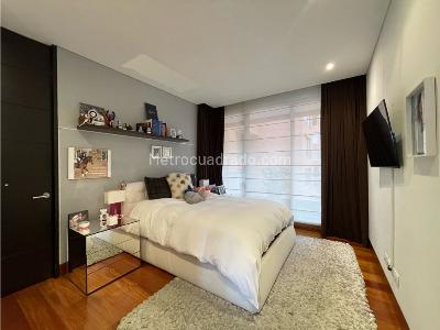 Apartamento de 4 alcobas en venta en Los Rosales, Bogotá, 421 m² · foto 16 de 20