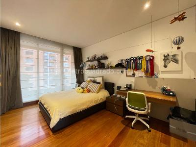 Apartamento de 4 alcobas en venta en Los Rosales, Bogotá, 421 m² · foto 17 de 20