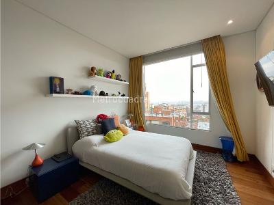Apartamento de 4 alcobas en venta en Los Rosales, Bogotá, 421 m² · foto 19 de 20