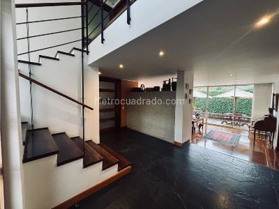 Casa de 3 alcobas en venta en Conjunto Residencial Teusaca, La Calera, 340 m² · foto 2 de 20