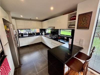 Casa de 3 alcobas en venta en Conjunto Refugio Del Valle (Amarilo), La Calera, 264 m² · foto 10 de 20