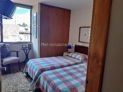 Apartamento de 3 alcobas en venta en Los Rosales, Bogotá, 218 m² · foto 12 de 16