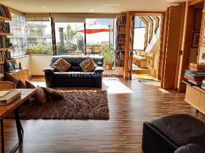 Apartamento de 3 alcobas en venta en Los Rosales, Bogotá, 218 m² · foto 2 de 16