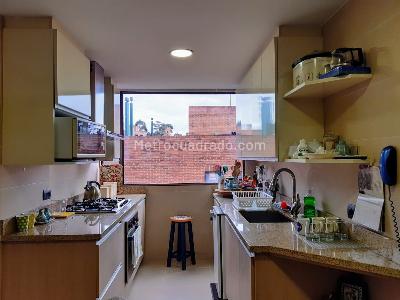 Apartamento de 3 alcobas en venta en Los Rosales, Bogotá, 218 m² · foto 7 de 16