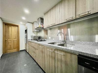 Apartamento de 3 alcobas en venta en Los Rosales, Bogotá, 173 m² · foto 6 de 19