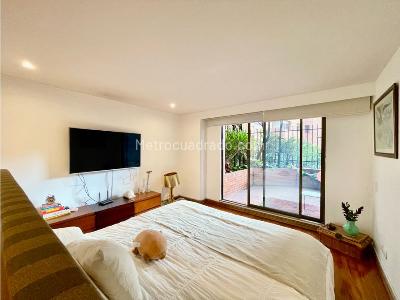 Apartamento de 3 alcobas en venta en Los Rosales, Bogotá, 173 m² · foto 11 de 19
