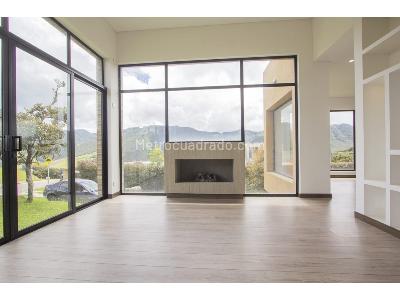 Casa de 4 alcobas en venta en Conjunto Casa De Campo, La Calera, 276 m² · foto 3 de 20