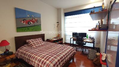 Apartamento de 3 alcobas en venta en Los Rosales Chico, Bogotá, 287 m² · foto 3 de 13