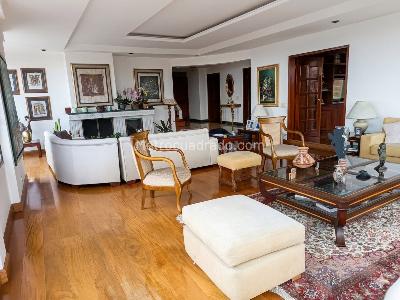 Apartamento de 3 alcobas en venta en Rosales Carr, Bogotá, 300 m² · foto 2 de 11