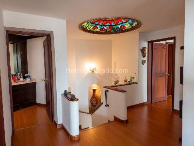Apartamento de 3 alcobas en venta en Rosales Carr, Bogotá, 300 m² · foto 7 de 11