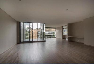 Apartamento de 3 alcobas en venta en Bellavista, Bogotá, 269 m² · foto 4 de 11