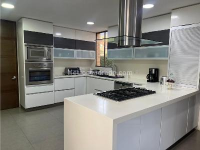 Casa de 4 alcobas en venta en Guaymaral, Bogotá, 330 m² · foto 11 de 20
