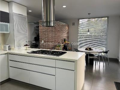 Casa de 4 alcobas en venta en Guaymaral, Bogotá, 330 m² · foto 12 de 20