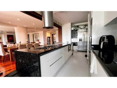 Apartamento de 3 alcobas en venta en Cerros De Los Alpes, Bogotá, 326 m² · foto 9 de 20