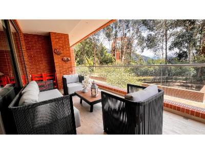 Apartamento de 3 alcobas en venta en Cerros De Los Alpes, Bogotá, 326 m² · foto 2 de 20