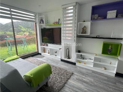 Casa de 3 alcobas en venta en Conjunto Residencial Macadamia, La Calera, 153 m² · foto 2 de 17