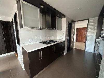 Apartamento de 3 alcobas en venta en Usaquen, Bogotá, 220 m² · foto 10 de 20