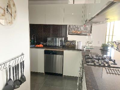 Apartamento de 3 alcobas en venta en Chico Norte, Bogotá, 121 m² · foto 3 de 18