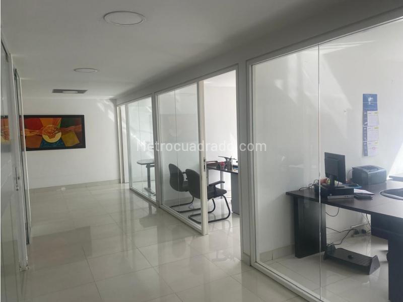 Edificio de Oficinas en Venta, Santa Barbara Occidental, Bogotá D.C. - Más