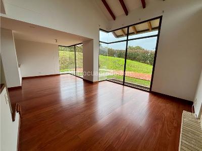 Casa de 3 alcobas en venta en Conjunto Residencial Macadamia, La Calera, 195 m² · foto 3 de 20
