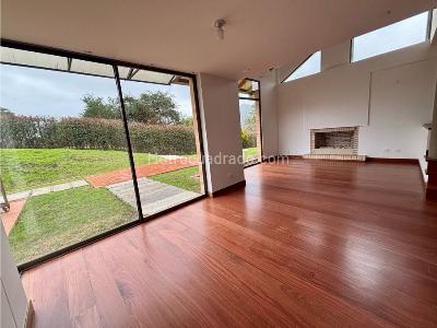Casa de 3 alcobas en venta en Conjunto Residencial Macadamia, La Calera, 195 m² · foto 4 de 20
