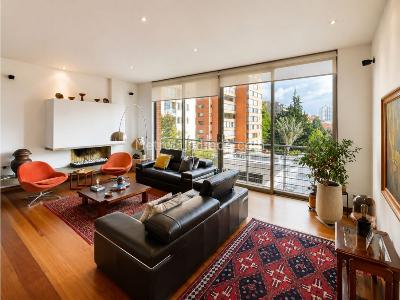 Apartamento de 3 alcobas en venta en El Refugio, Bogotá, 179 m² · foto 2 de 14
