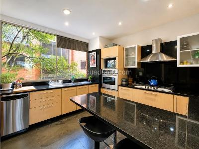 Apartamento de 3 alcobas en venta en El Refugio, Bogotá, 179 m² · foto 6 de 14