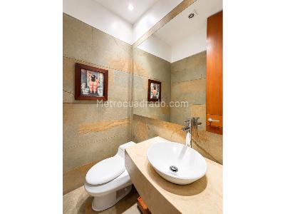 Apartamento de 3 alcobas en venta en El Refugio, Bogotá, 179 m² · foto 7 de 14