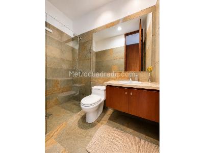 Apartamento de 3 alcobas en venta en El Refugio, Bogotá, 179 m² · foto 12 de 14