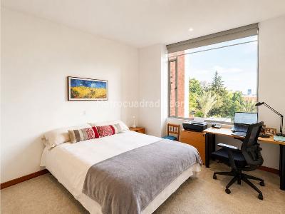 Apartamento de 3 alcobas en venta en El Refugio, Bogotá, 179 m² · foto 13 de 14
