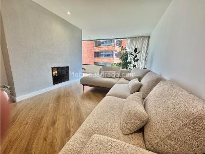 Apartamento de 3 alcobas en venta en Chico Reservado, Bogotá, 149 m² · foto 2 de 12