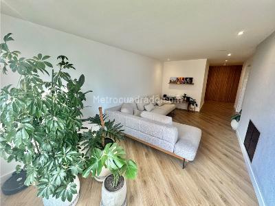 Apartamento de 3 alcobas en venta en Chico Reservado, Bogotá, 149 m² · foto 3 de 12