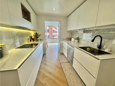 Apartamento de 3 alcobas en venta en Chico Reservado, Bogotá, 149 m² · foto 7 de 12
