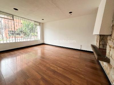 Casa de 5 alcobas en arriendo en Santa Margarita, Bogotá, 266 m² · foto 1 de 17