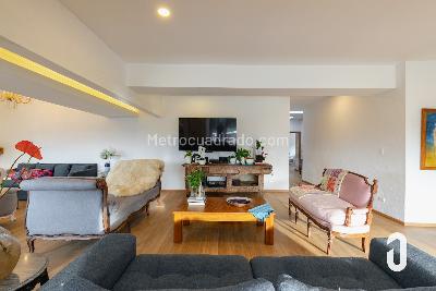 Casa de 3 alcobas en venta en La Manuela, Envigado, 310 m² · foto 2 de 19