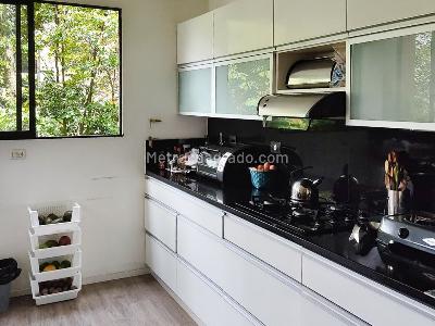 Apartamento de 3 alcobas en venta en El Poblado, Medellín, 267 m² · foto 7 de 19