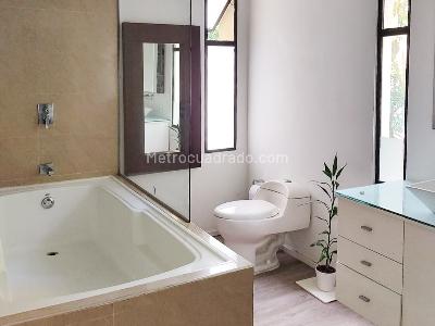 Apartamento de 3 alcobas en venta en El Poblado, Medellín, 267 m² · foto 12 de 19