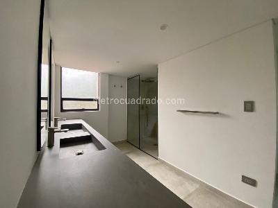 Apartamento de 3 alcobas en venta en El Poblado, Medellín, 340 m² · foto 10 de 20