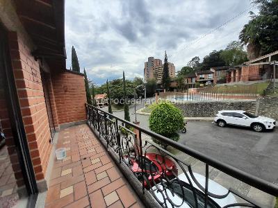 Casa de 4 alcobas en venta en Loma De Las Brujas, Envigado, 162 m² · foto 9 de 11