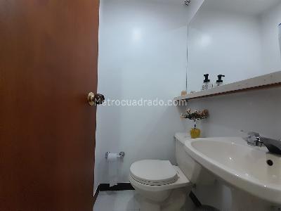 Casa de 4 alcobas en venta en Loma De Las Brujas, Envigado, 162 m² · foto 5 de 11