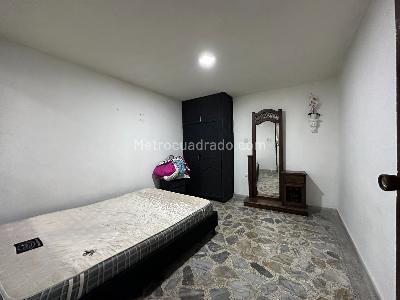 Casa de 5 alcobas en venta en Miranda, Medellín, 200 m² · foto 8 de 19