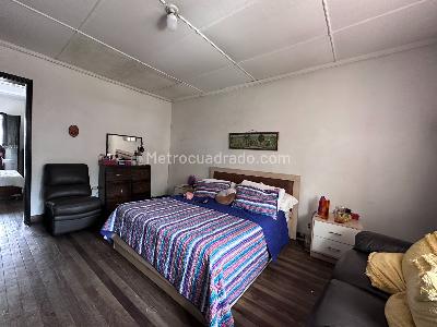 Casa de 4 alcobas en venta en Buenos Aires, Medellín, 340 m² · foto 15 de 20