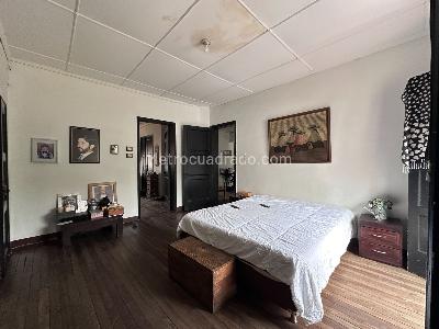 Casa de 4 alcobas en venta en Buenos Aires, Medellín, 340 m² · foto 19 de 20
