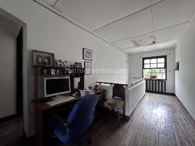 Casa de 4 alcobas en venta en Buenos Aires, Medellín, 340 m² · foto 11 de 20