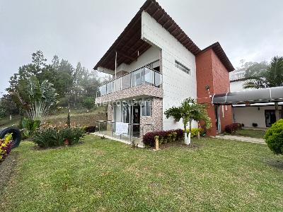 Casa de 5 alcobas en venta en Norte America, Bello, 720 m² · foto 2 de 20