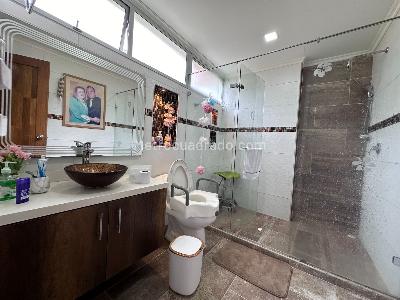 Casa de 5 alcobas en venta en Norte America, Bello, 720 m² · foto 12 de 20